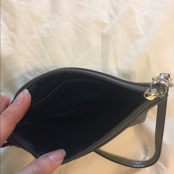 Coach wristlet - Picture 4 of 4